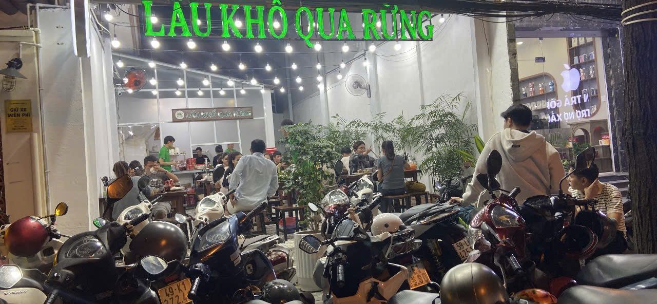 Mạ Tôi Bình Dương - Lẩu Khổ Qua Rừng 129A Thích Quảng Đức - Không gian bên trong