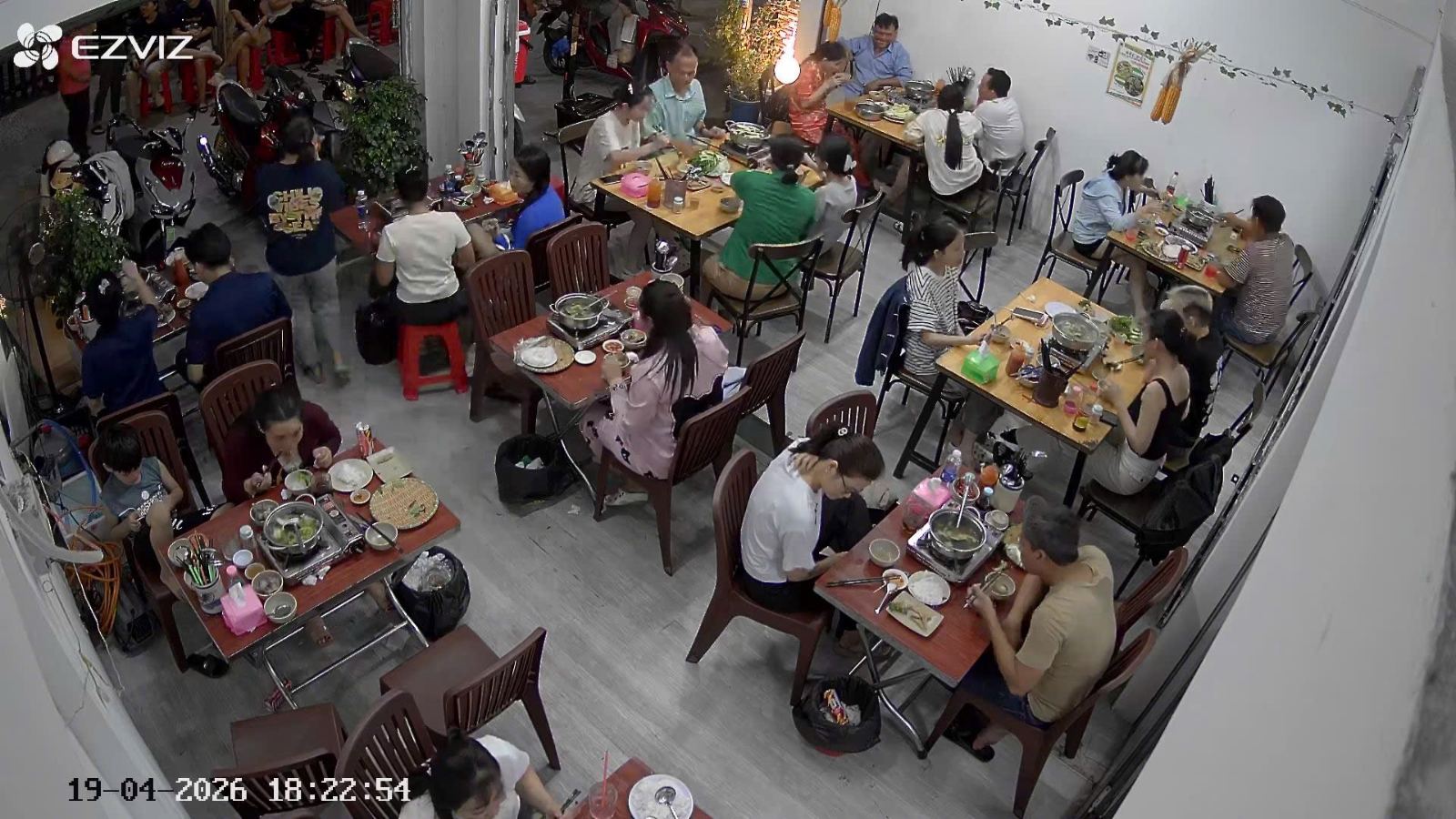 Mạ Tôi Bình Dương (Chi Nhánh Đầu Tiên) - Lẩu Khổ Qua Rừng 17/6 Huỳnh Văn Nghệ - Không gian bên trong