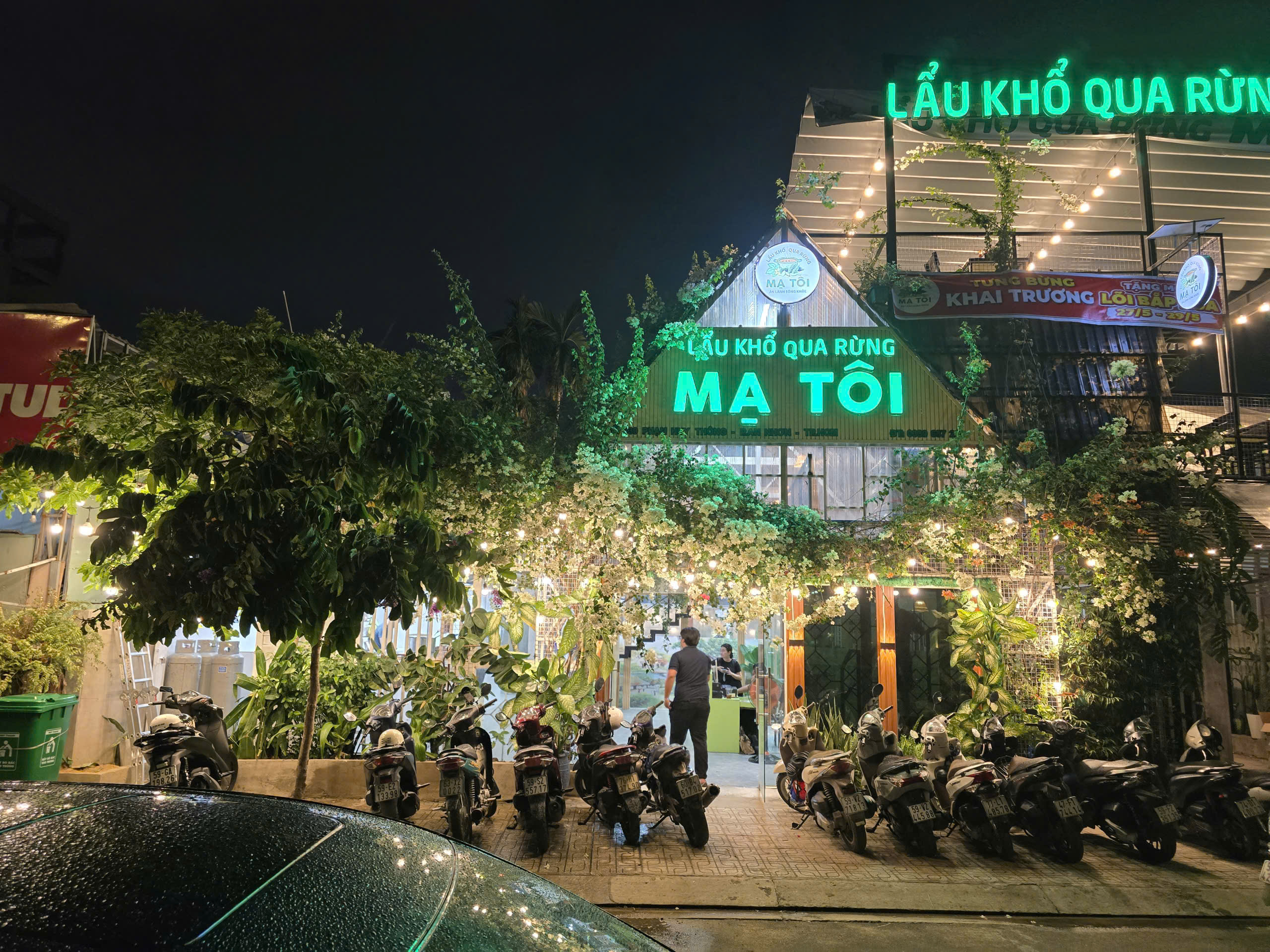 Mạ Tôi Gò Vấp - Lẩu Khổ Qua Rừng 339 Phạm Huy Thông - Không gian ngoài trời