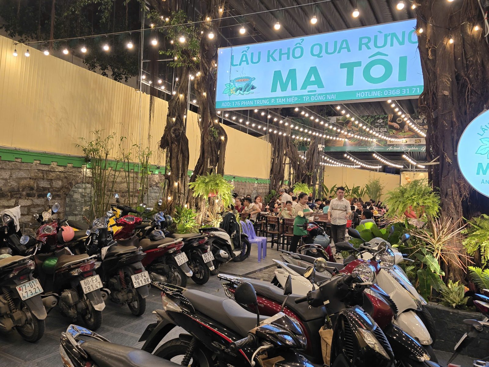 Mạ Tôi Biên Hoà - Lẩu Khổ Qua Rừng 176 Phan Trung - Không gian ngoài trời