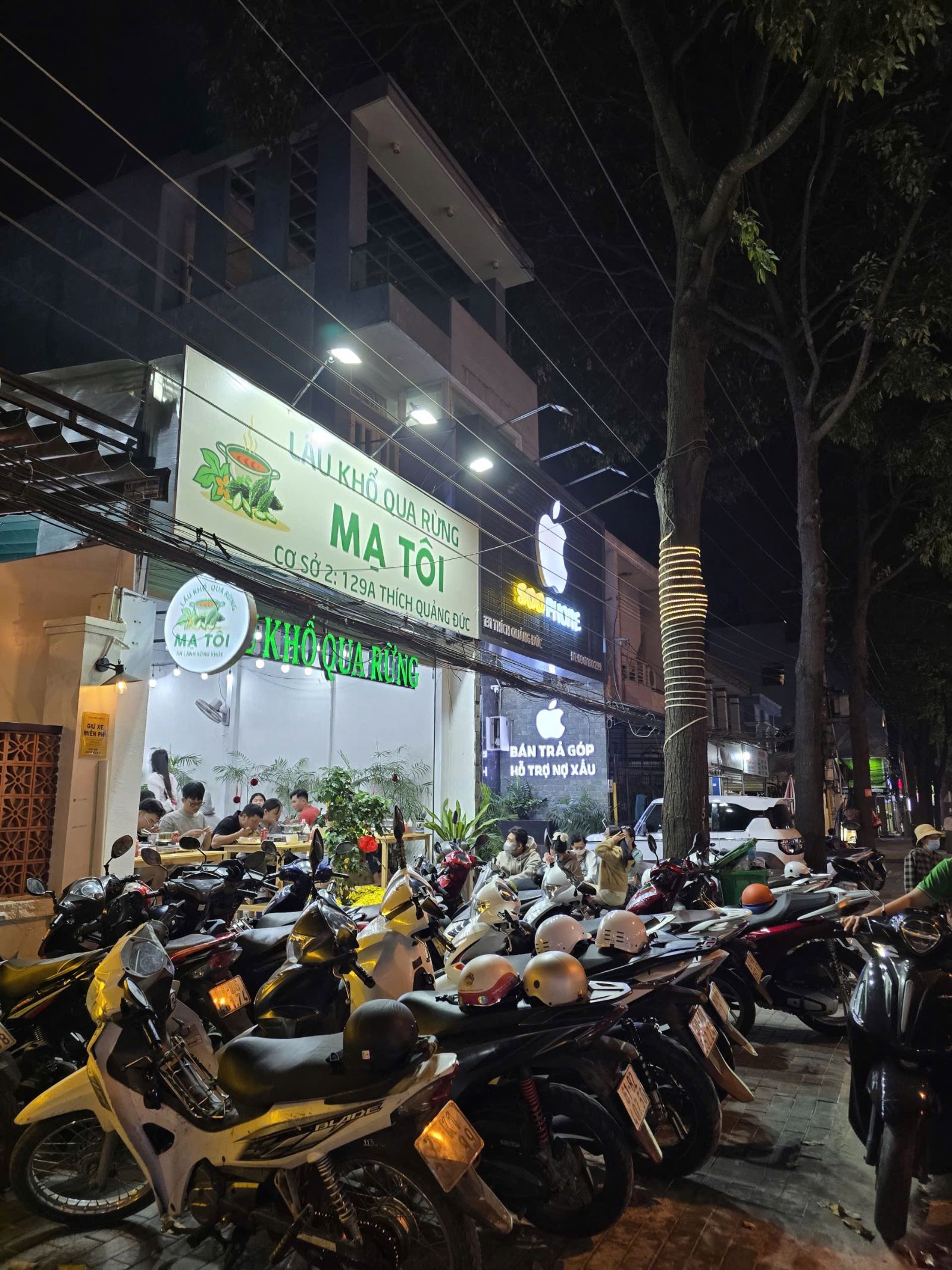 Mạ Tôi Bình Dương - Lẩu Khổ Qua Rừng 129A Thích Quảng Đức - Không gian ngoài trời