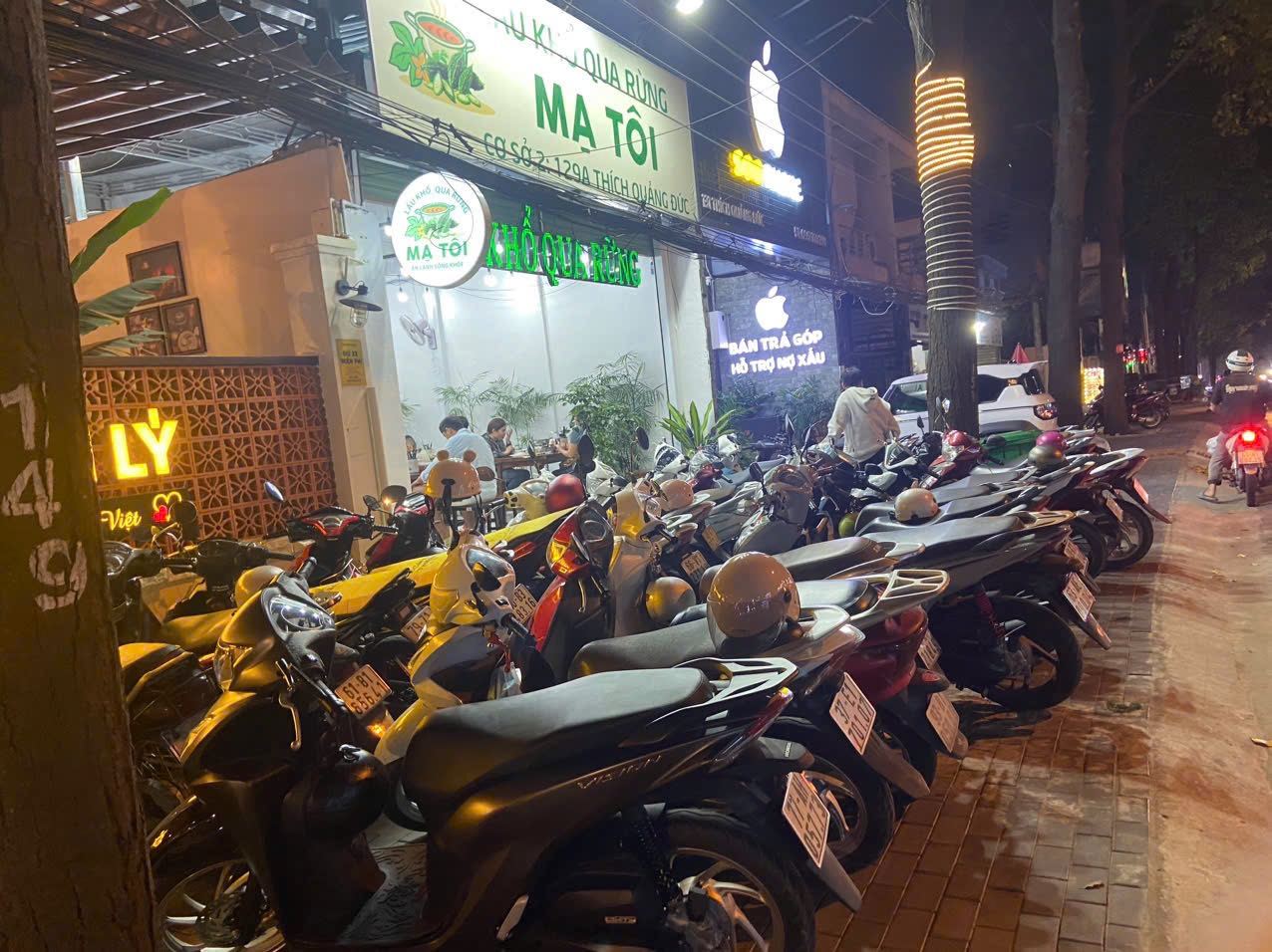 Mạ Tôi Bình Dương - Lẩu Khổ Qua Rừng 129A Thích Quảng Đức - Không gian ngoài trời