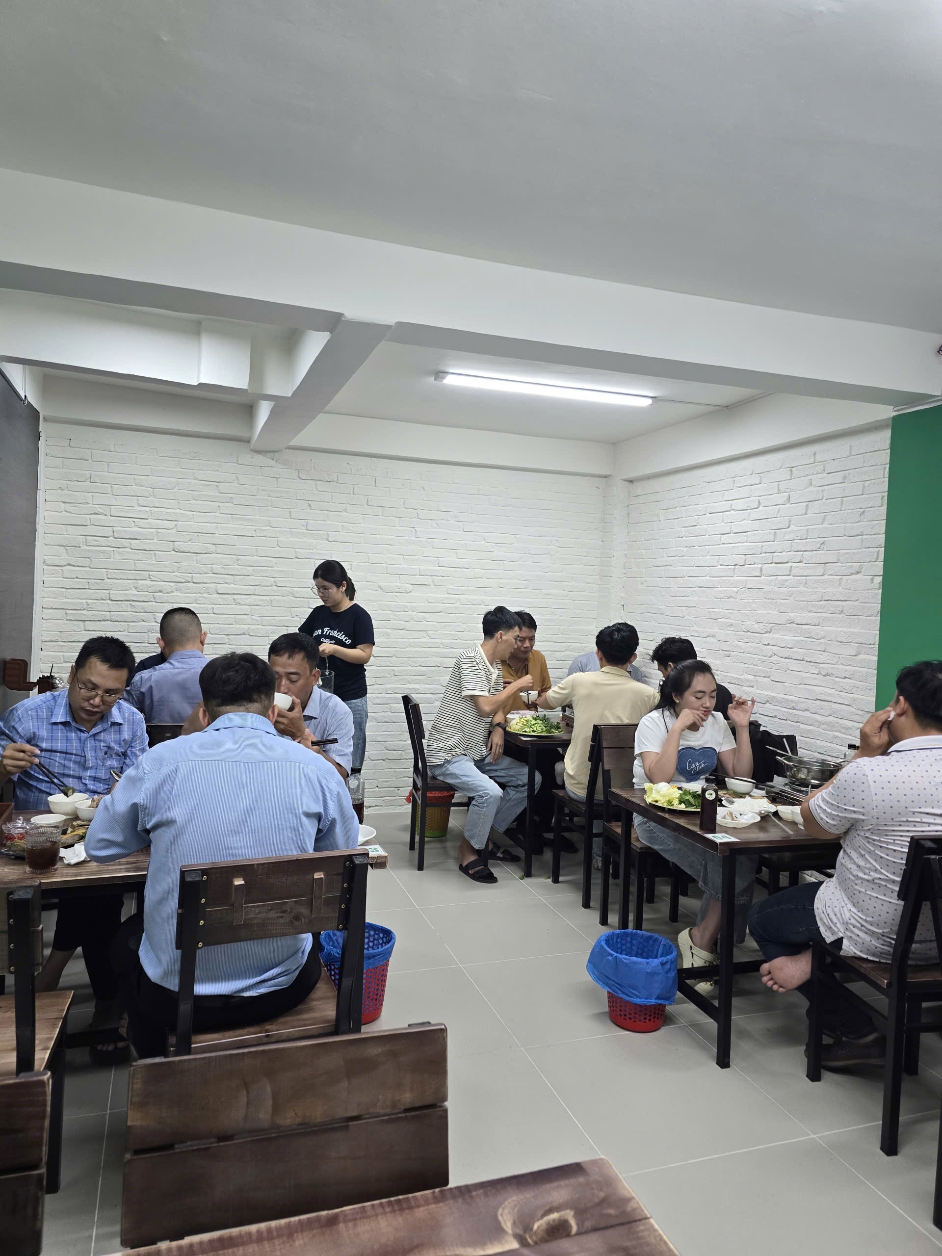 Mạ Tôi Tân Bình - Lẩu Khổ Qua Rừng 1L Bình Giã - Phòng riêng