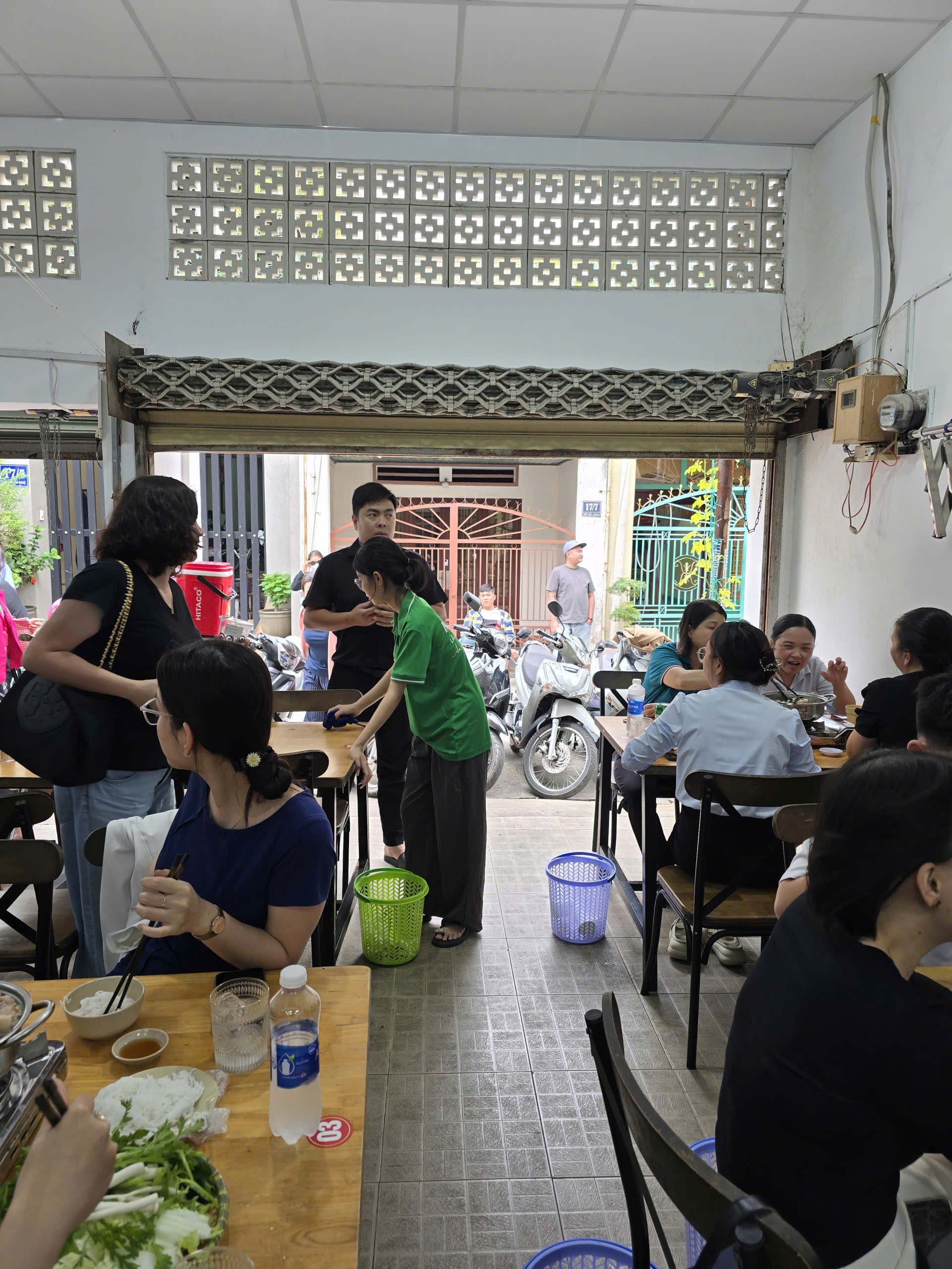 Mạ Tôi Bình Dương (Chi Nhánh Đầu Tiên) - Lẩu Khổ Qua Rừng 17/6 Huỳnh Văn Nghệ - Phòng riêng